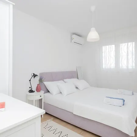 1 Bedroom In *