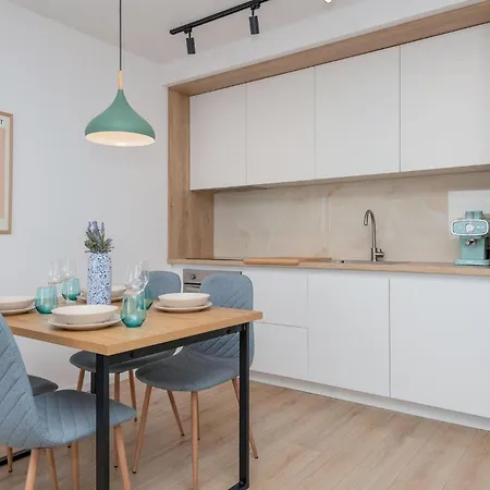 1 Bedroom In Apartment Makarska